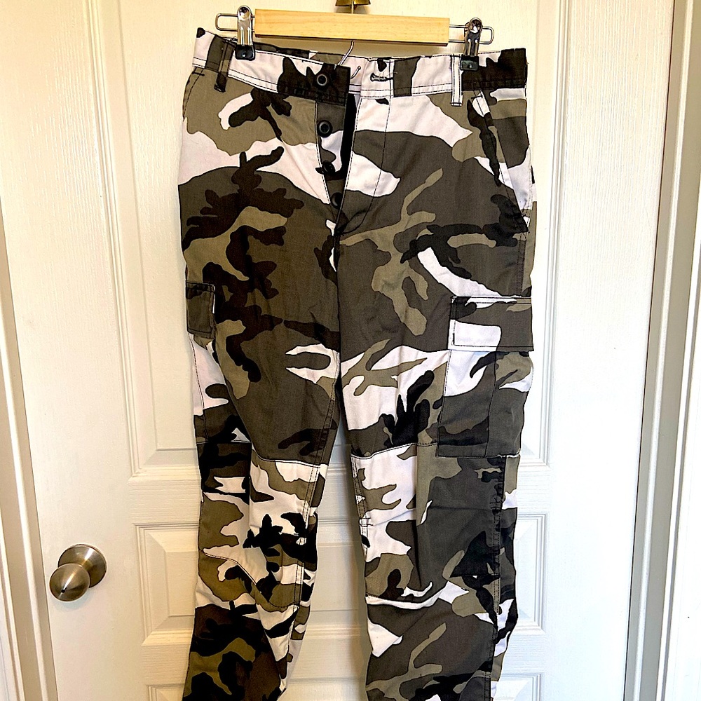 Camo high waisted cargo pants